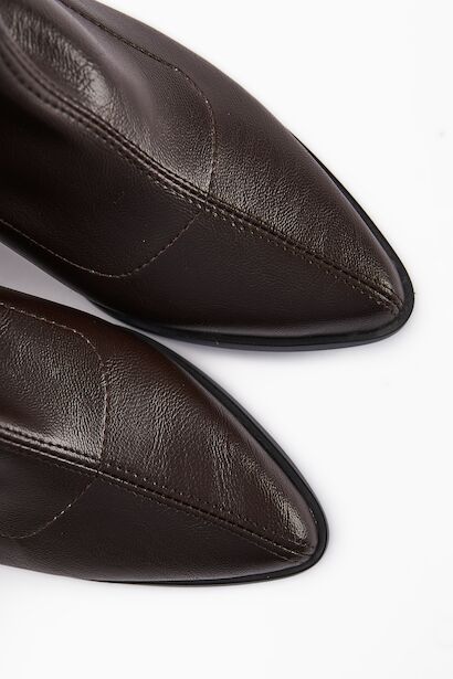 Kadın Sivri Burun Orta Boy Topuklu Cilt  Koyu Kahverengi 4