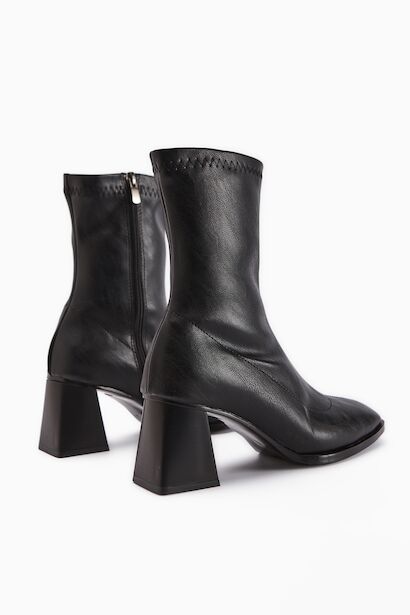 Kadın Siyah Küt Burun Topuklu Bot  Siyah 4